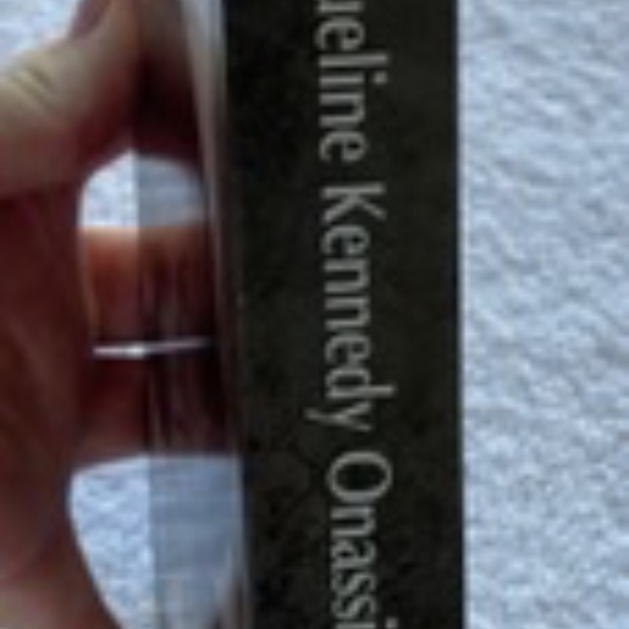 A&E Biography (VHS): Jacqueline Kennedy Onassis - Picture 3 of 4
